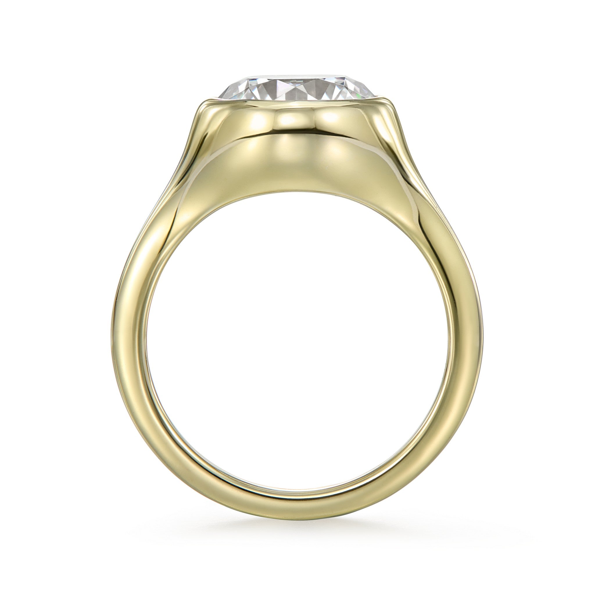 The Solene Bezel Round side profile showing luxuriously soft contour in sculptural gold; low-profile for everyday wear